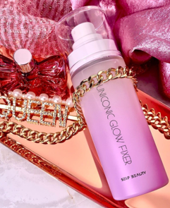 UNICONIC Glow Setting Spray – Skincare-Infused Makeup Mist